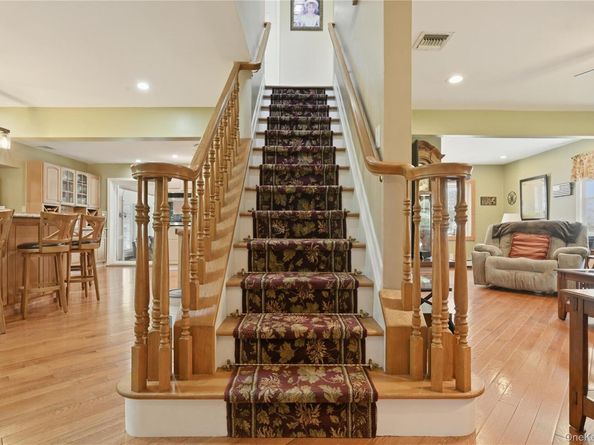 19 Berkshire Road, Bethpage NY 11714