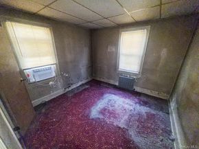 185 S Brookside Avenue, Freeport NY 11520