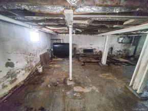 185 S Brookside Avenue, Freeport NY 11520