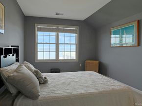 806 Half Moon Bay Drive, Croton-on-Hudson NY 10520