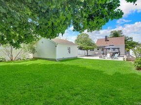 31 Locust Avenue E, Farmingdale NY 11735