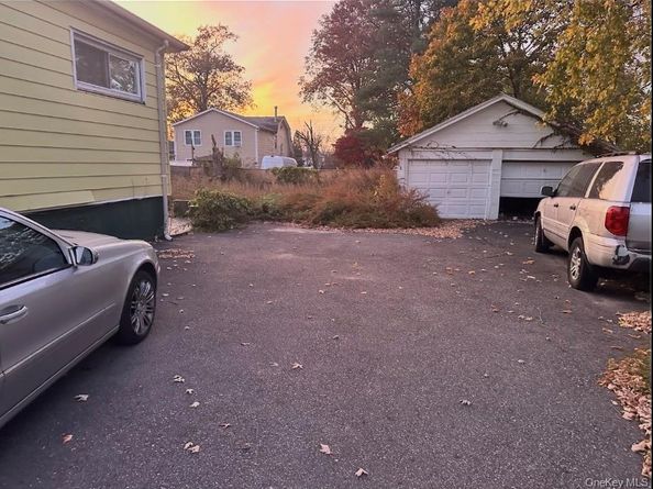 14212 222nd Street, Laurelton NY 11413