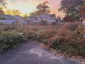 14212 222nd Street, Laurelton NY 11413