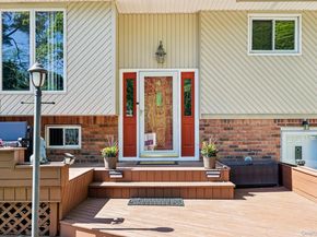 4 Sherbrooke Drive, Smithtown NY 11787