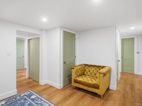 8 Wood Haven Place, East Northport NY 11731
