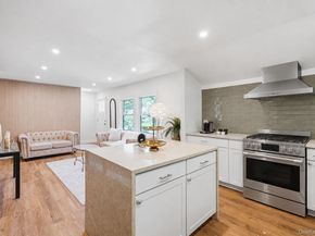 8 Wood Haven Place, East Northport NY 11731