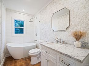 8 Wood Haven Place, East Northport NY 11731