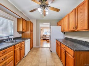 19 Oakland Avenue, Miller Place NY 11764