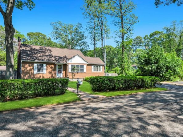 19 Oakland Avenue, Miller Place NY 11764