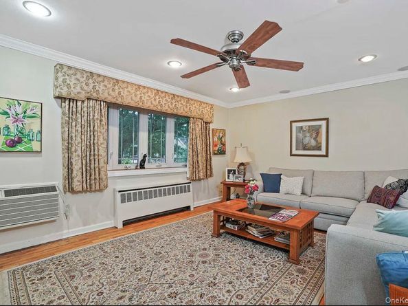 64-04 78th Street, Middle Village NY 11379