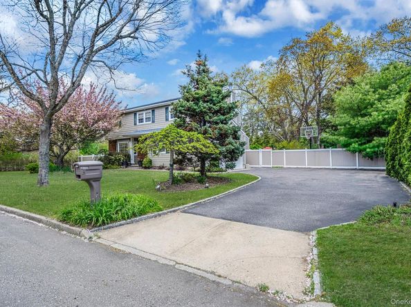 3 Otsego Avenue, Dix Hills NY 11746