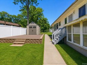 15 Oakhurst Street, South Huntington NY 11746