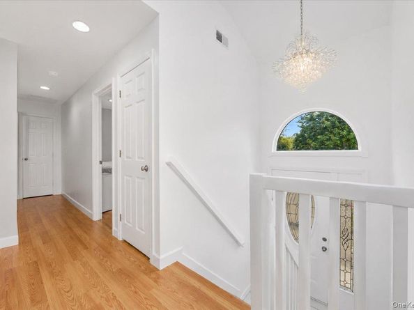 15 Oakhurst Street, South Huntington NY 11746