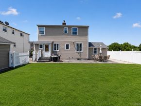 56 Dail Street, New Hyde Park NY 11040