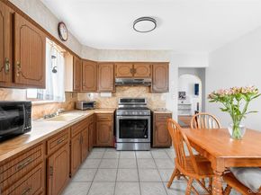 56 Dail Street, New Hyde Park NY 11040