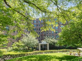 84-01 Main Street 618, Briarwood NY 11435