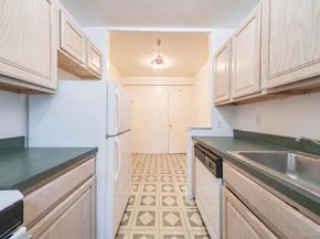 84-01 Main Street 618, Briarwood NY 11435