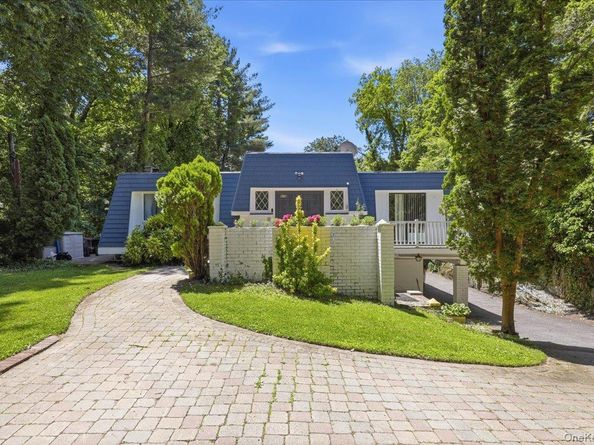 275 Broadfield Road, New Rochelle NY 10804