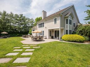 37 Legends Circle, Melville NY 11747