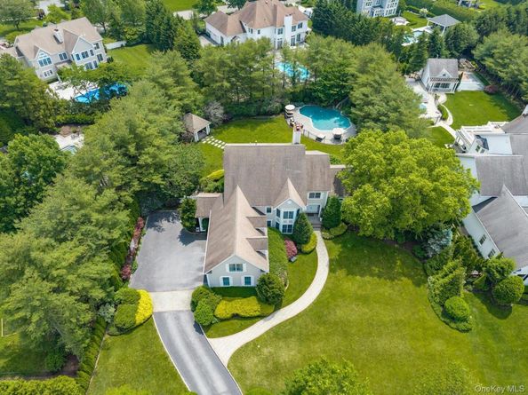37 Legends Circle, Melville NY 11747