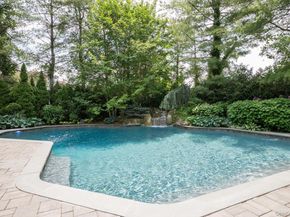 37 Legends Circle, Melville NY 11747