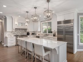 37 Legends Circle, Melville NY 11747