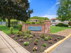 16 Bailey Court 16, Middle Island NY 11953