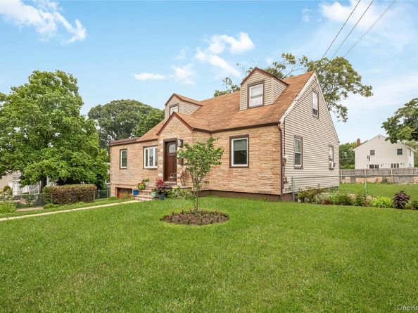 285 Starke Avenue, East Meadow NY 11554