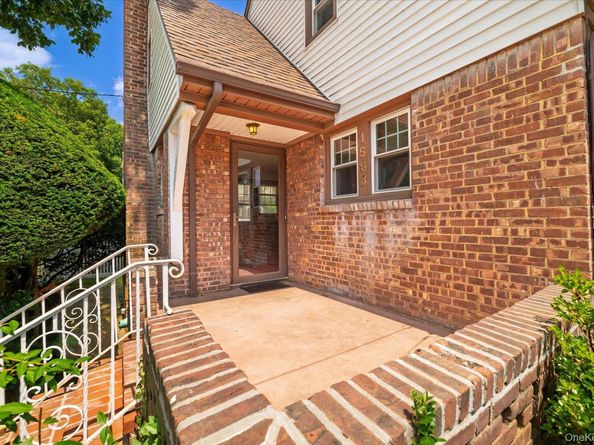 1563 Kenneth Avenue, Baldwin NY 11510
