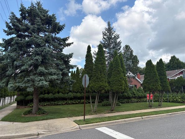 11 New York Avenue, Massapequa NY 11758