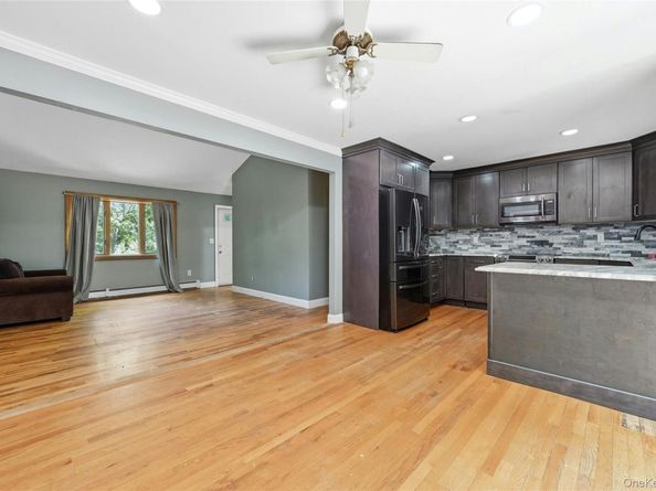 28 Twilight Road, Rocky Point NY 11778