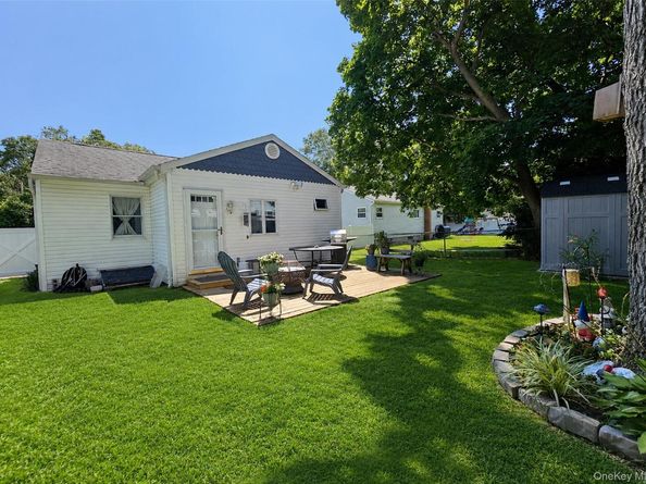 11 Cooke Avenue, Holtsville NY 11742