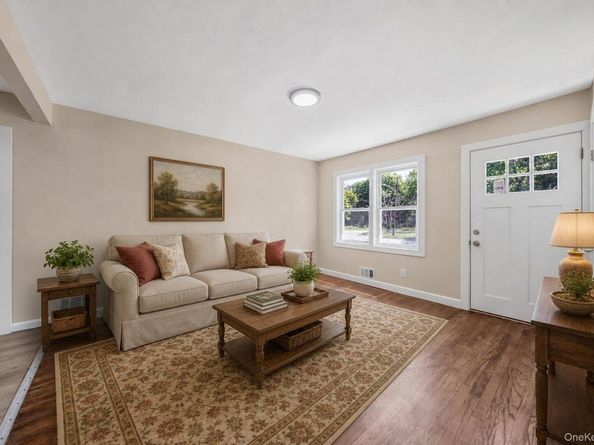 948 Walker Street, Bellport NY 11713