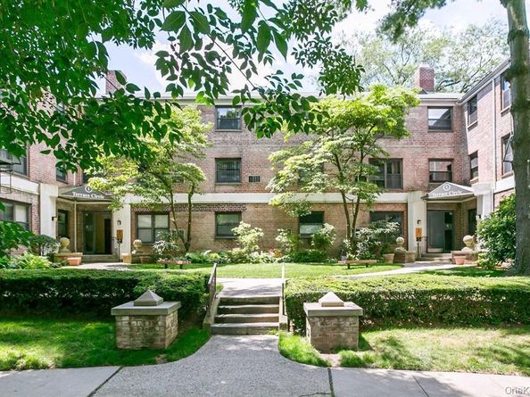 1 TERRACE Circle 3F, Great Neck NY 11021