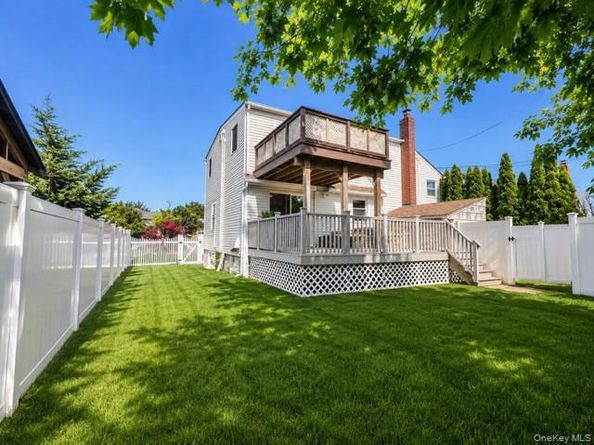 42 Marbourne Road, Bethpage NY 11714