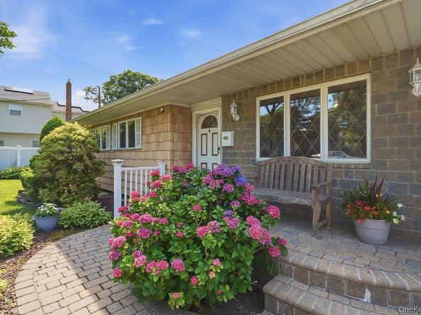 432 Wildwood Road, Ronkonkoma NY 11779