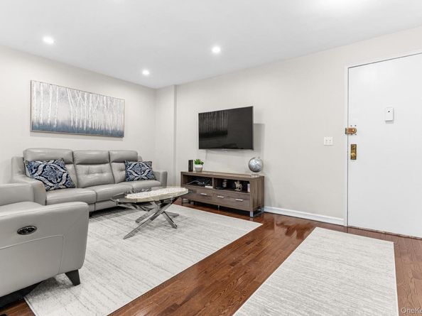632 Palmer Road 8G, Yonkers NY 10701