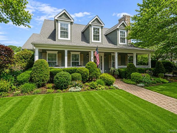 5 Green Ash Street, Calverton NY 11933