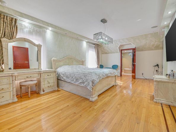 186-03 Midland Parkway, Jamaica Estates NY 11432