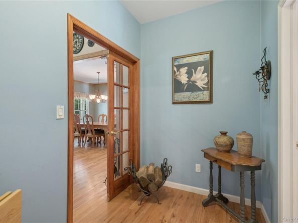 7 Orient Avenue, Northport NY 11768