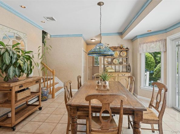 7 Orient Avenue, Northport NY 11768