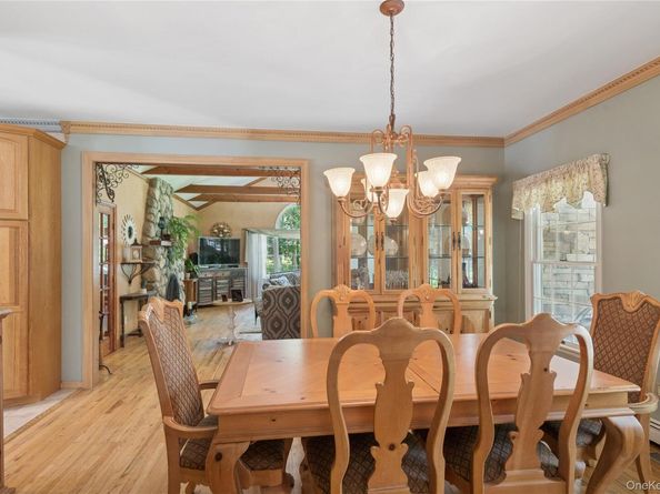 7 Orient Avenue, Northport NY 11768