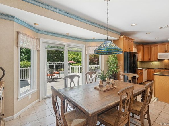 7 Orient Avenue, Northport NY 11768