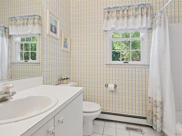 7 Orient Avenue, Northport NY 11768
