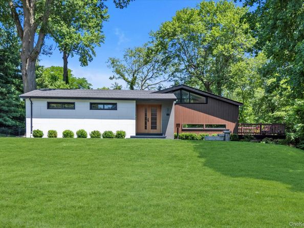 3 Horseshoe Lane, Great Neck NY 11020
