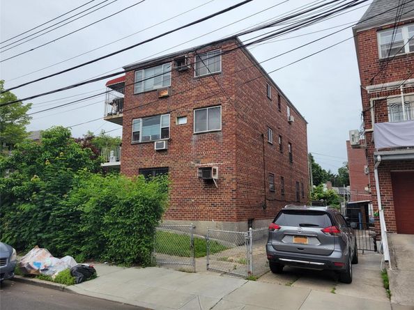 79-15 Kneeland Avenue, Elmhurst NY 11373