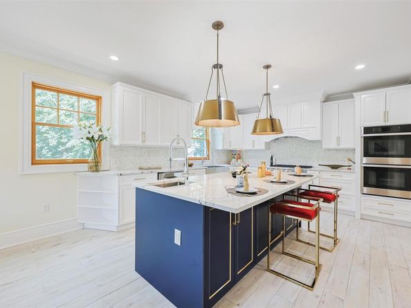 351 Hollywood Avenue, Douglaston NY 11363
