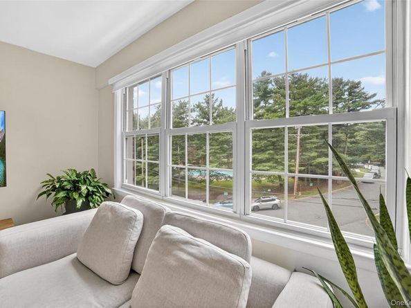 17 Fieldstone Drive 148, Hartsdale NY 10530