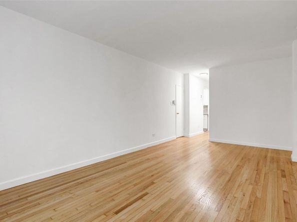 123-25 82nd Avenue 5R, Kew Gardens NY 11415