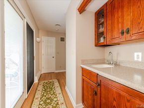 10 Greenville Court, East Rockaway NY 11518